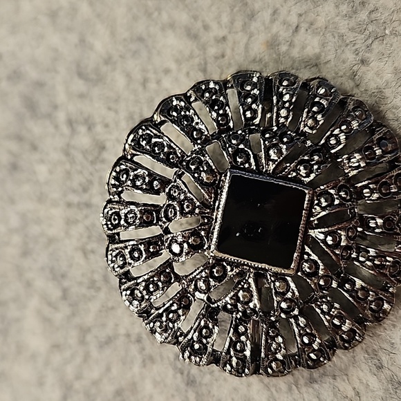 Enamel & Antiqued Silverstone 1 3/8"Dia. Brooch - Picture 3 of 6